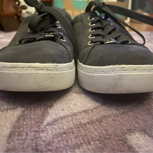 Liz Claiborne Shoes - Picture 4 of 12